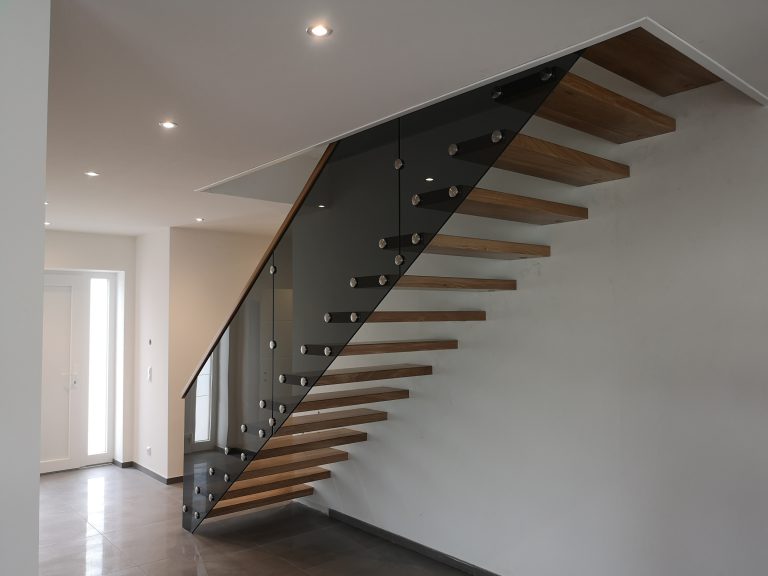 W-56 Glastreppe, gerade, Graphitglas, Ganzglasgeländer, Befestigung von der Seite, Punkthalter