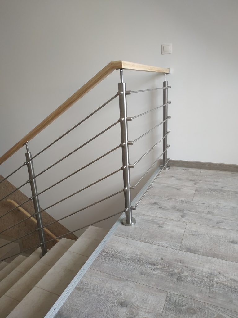 G-2 Treppengeländer, Edelstahlgeländer, Holzhandlauf