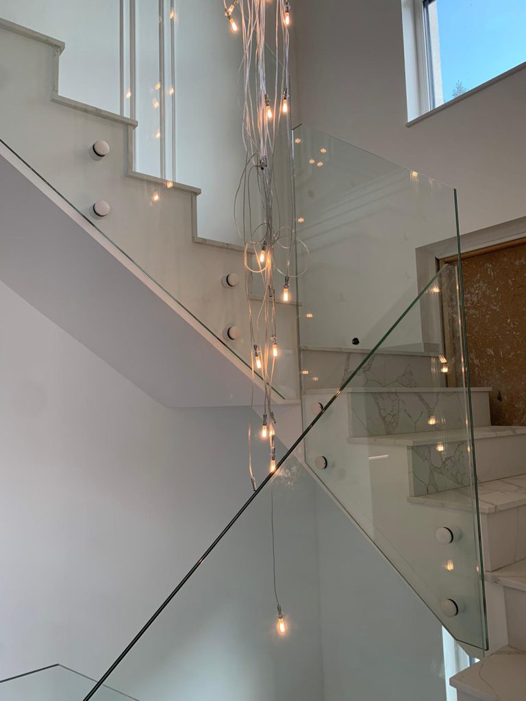 G-11 Treppengeländer, Ganzglasgeländer, Klarglas, Punkthalter