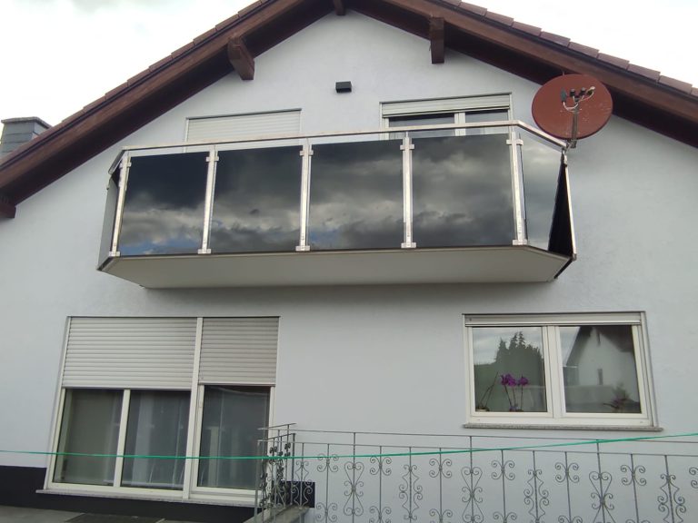 A-13 Terrassengeländer, Edelstahlgeländer, Befestigung von der Seite, Graphitglas