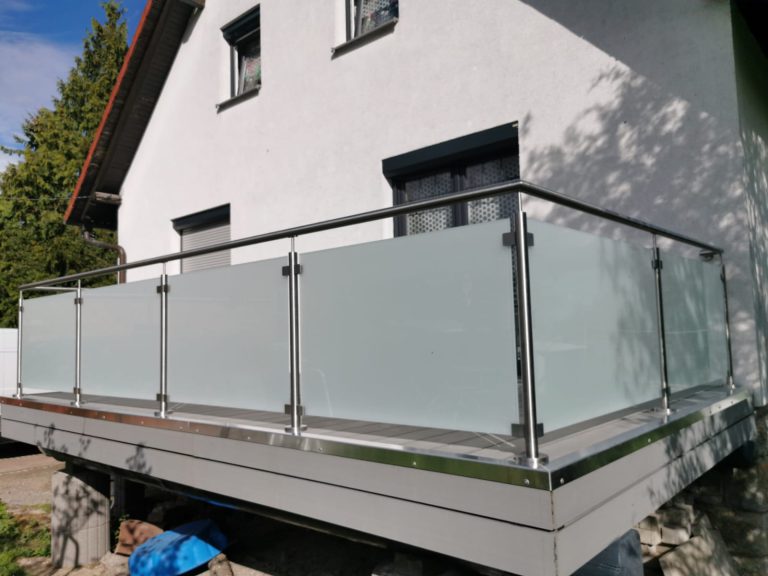 A-15 Terrassengeländer, Edelstahlgeländer, Befestigung von oben, Milchglas