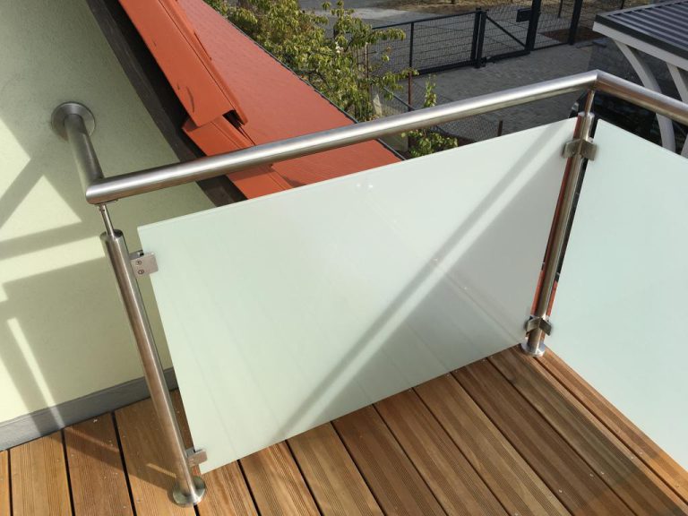 A-16 Terrassengeländer, Edelstahlgeländer, Befestigung von oben, Milchglas